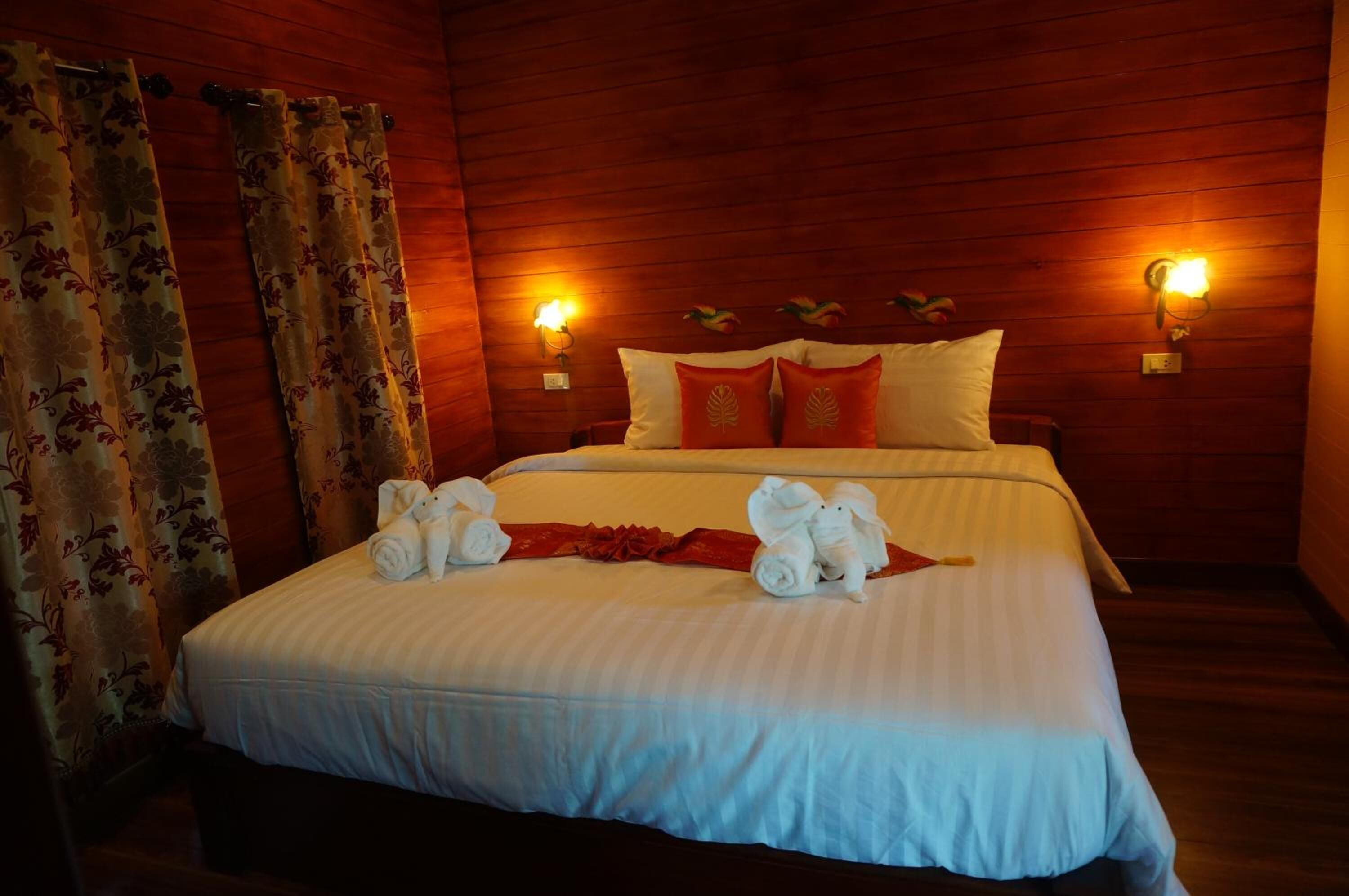 minibar, in-room safe, desk, blackout curtains