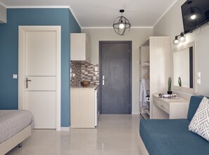 Basic Studio | Private kitchenette | Fridge, electric kettle - Letsos Hotel (Zakynthos)
