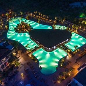 Outdoor pool - Letsos Hotel (Zakynthos)