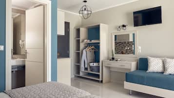 Basic Studio | Living area