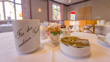 Frühstück gegen Gebühr