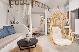 Open Plan Suite with Panoramic Sea View | Sábanas de algodón egipcio y ropa de cama de alta calidad