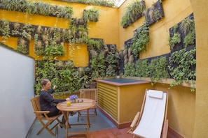 Double or Twin Room, Terrace | Terrace/patio - Boutique Hostemplo Sagrada Familia (Barcelona)