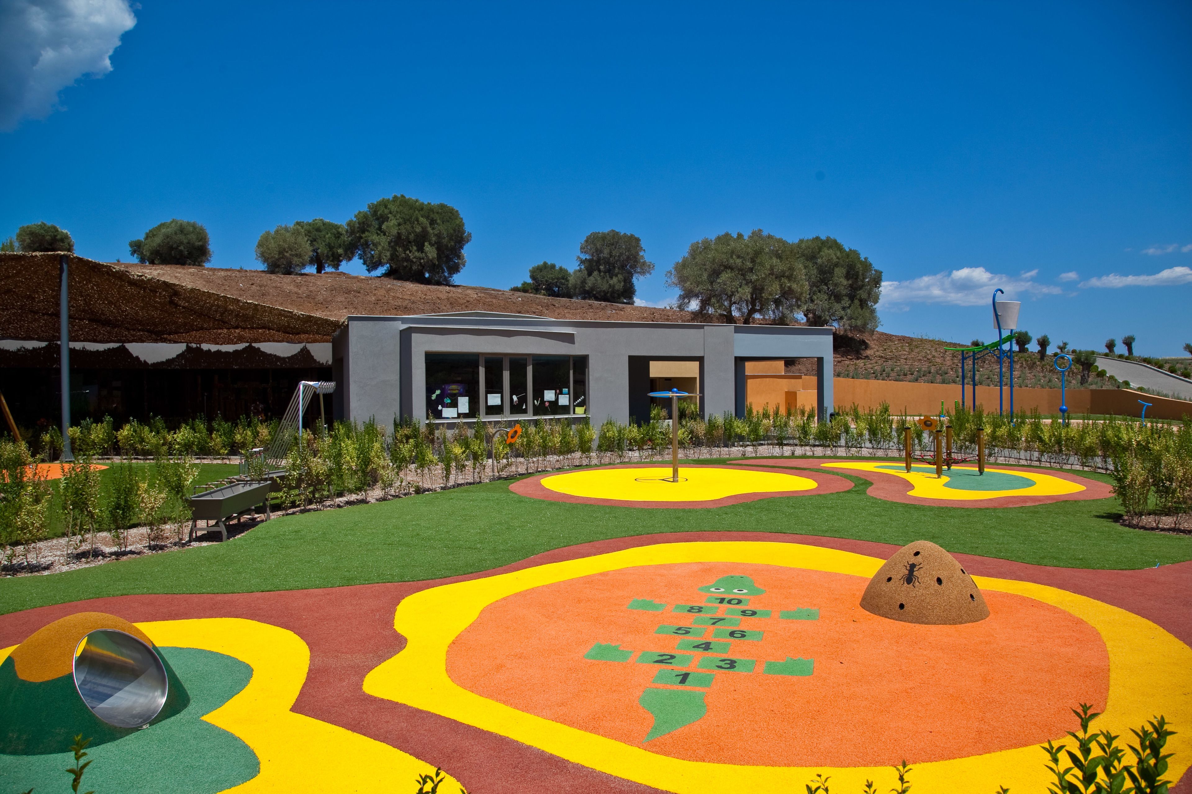 children’s play area – outdoor