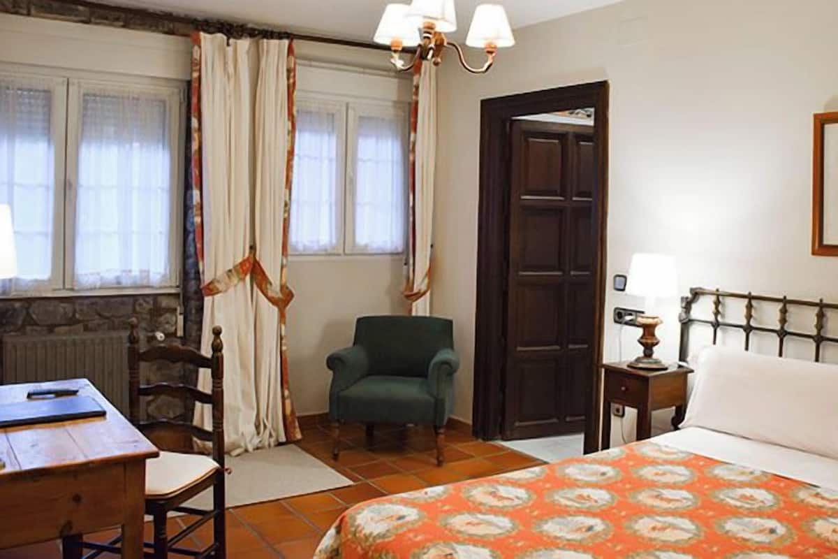 Superior Double or Twin Room | In-room safe, individually decorated, free WiFi, bed sheets