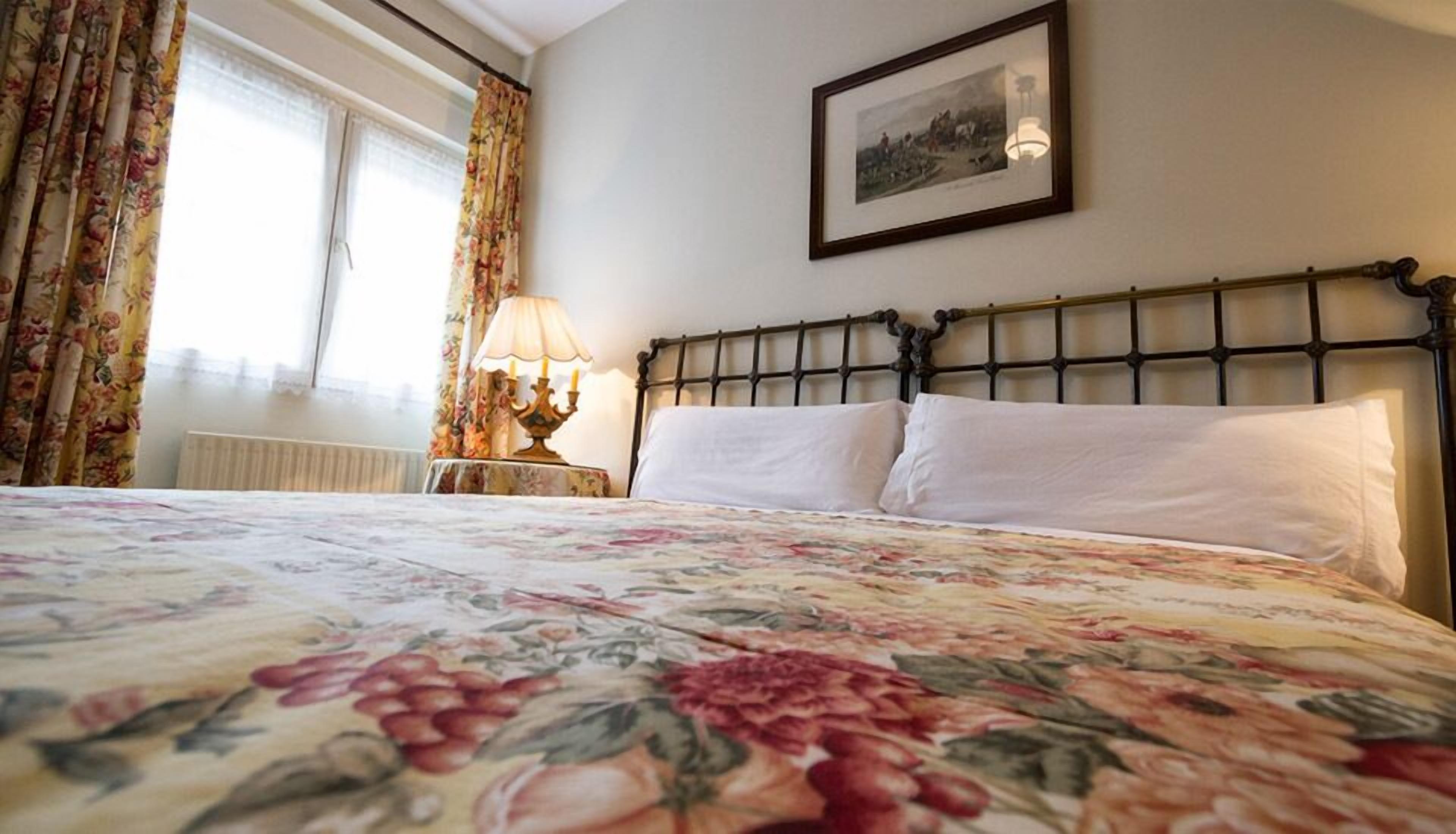 double room | in-room safe, individually decorated, free wifi, bed sheets