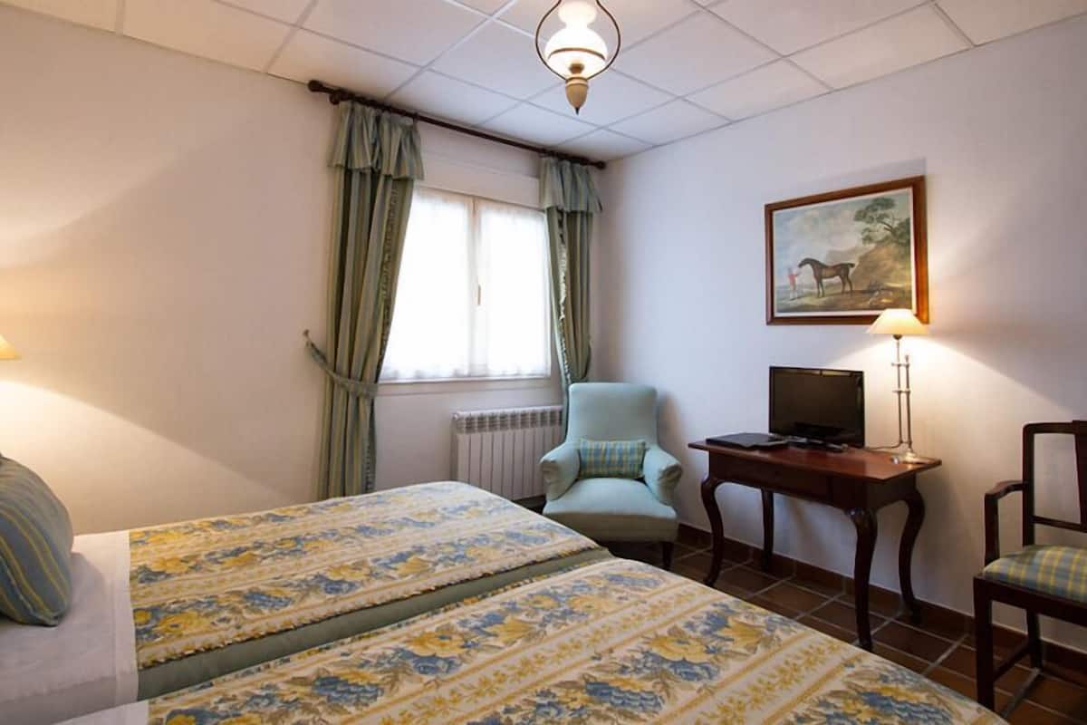 superior double or twin room | in-room safe, individually decorated, free wifi, bed sheets