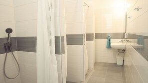 Ducha del cuarto de baño