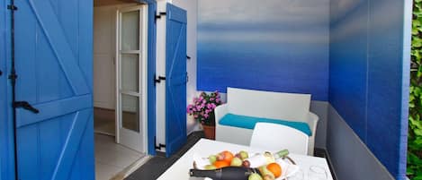 Estudio, balcón, planta baja (Athina) | Terraza o patio
