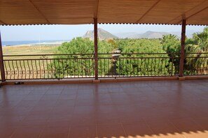 Terrace/patio - Koru Beach Club (Gazipasa)