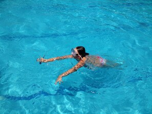 Outdoor pool, a natural pool, pool umbrellas, sun loungers - Koru Beach Club (Gazipasa)