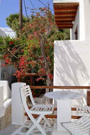 Zimmersafe, kostenlose Babybetten, kostenloses WLAN, Bettwäsche