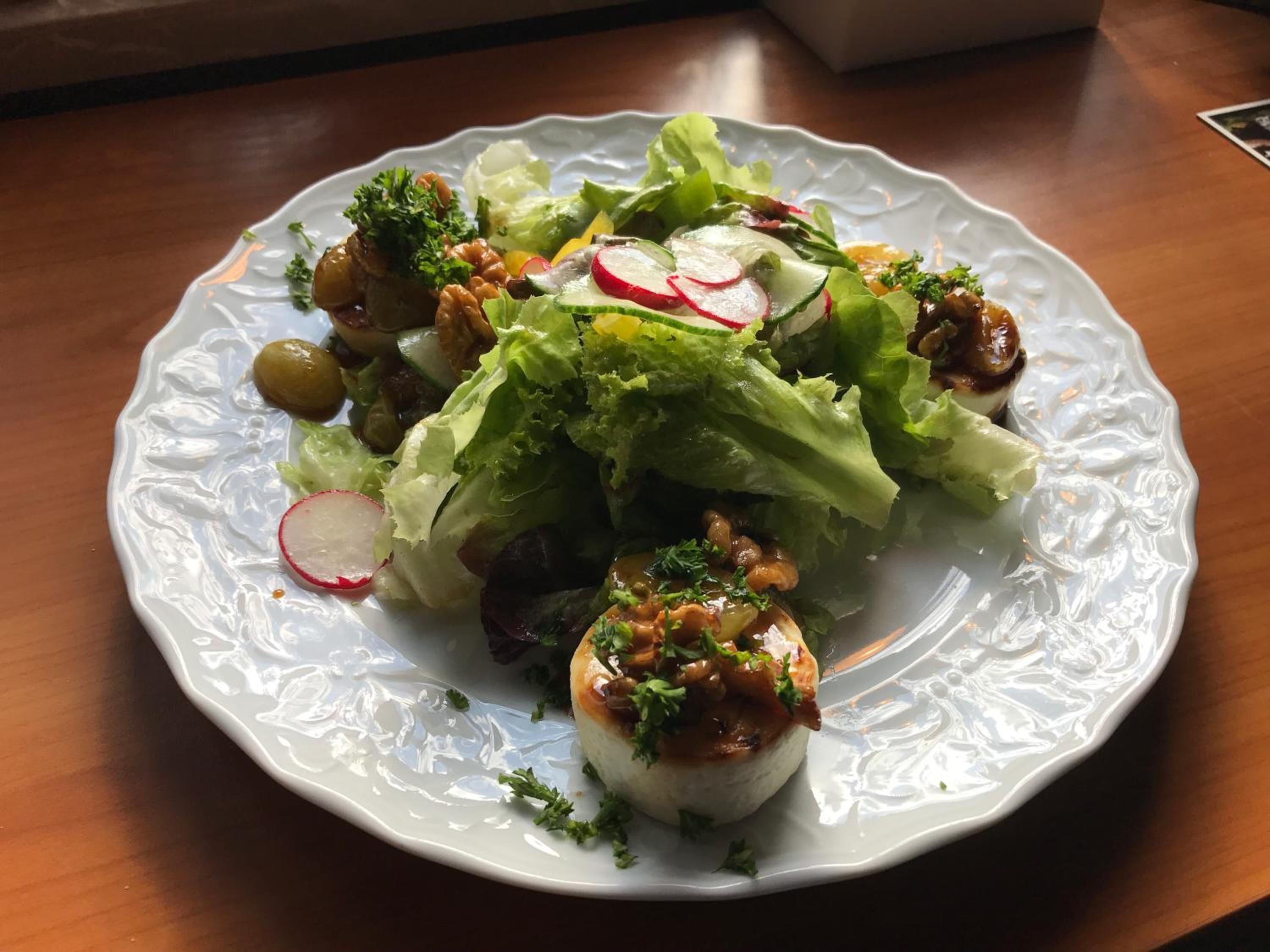 breakfast, lunch and dinner served