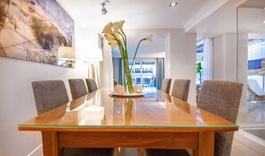 Presidential Apartment, 1 bedroom, Jacuzzi, Sauna and Pool | Living area