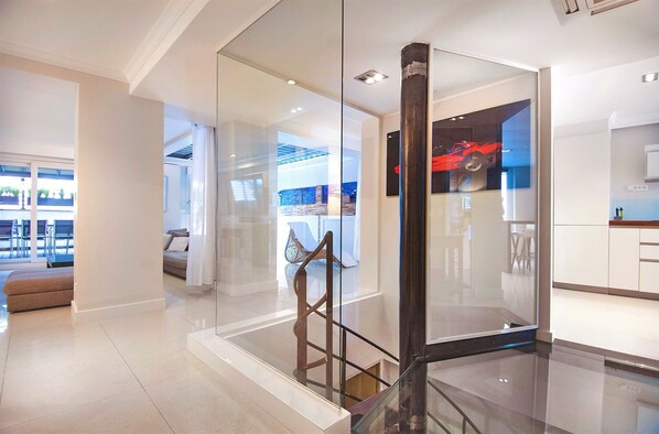 เพรสซิเดนเชียลอพาร์ทเมนท์, 1 ห้องนอน, ซาวน่า | บริเวณนั่งเล่น | ทีวีจอแบน 65 นิ้ว พร้อมช่องเคเบิล, ทีวี