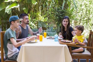 Tägliches inbegriffenes Frühstücksbuffet