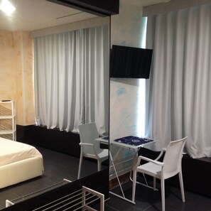 Studio, Meerblick | Hochwertige Bettwaren, Daunenbettdecken, Minibar, schallisolierte Zimmer