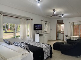 Studio – comfort | Safe på rommet, wi-fi (inkludert) og sengetøy