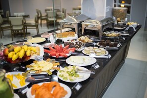 Aamiainen ja illallinen