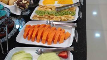 Free daily buffet breakfast