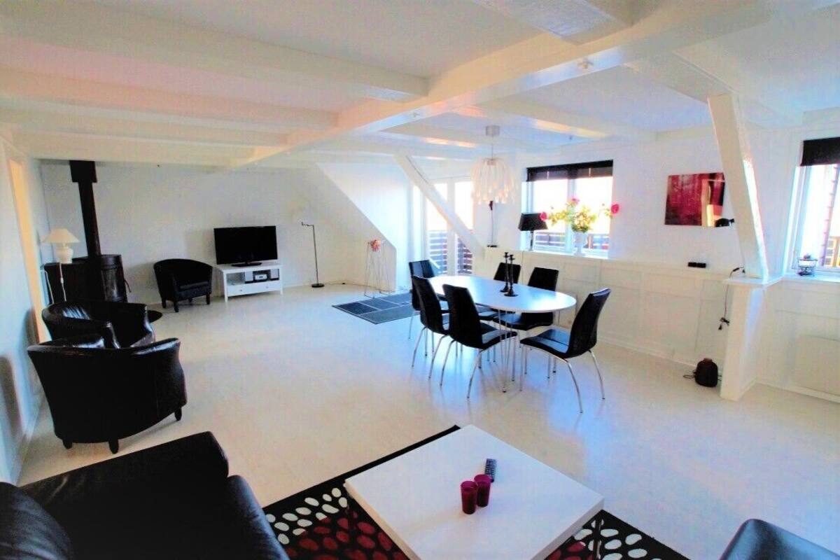 Apartment, 3 Bedrooms, Patio (Gæstgiverstien) | Living area | 32-inch flat-screen TV with cable channels, TV
