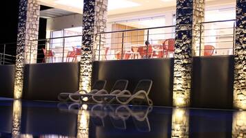 Boendets fasad - kvÀll/natt