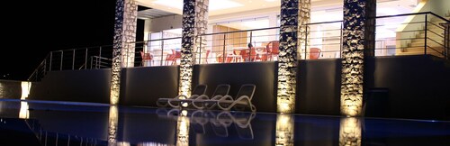 Niriides Luxury Villas