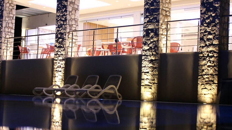 Niriides Luxury Villas