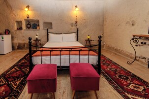 Deluxe Terrace Cave Room | 免费迷你吧物品、特色装修、特色家居、隔音