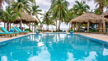 Condo superior, 2 quartos, vista para o jardim | Piscina | Piscina externa, espreguiçadeiras