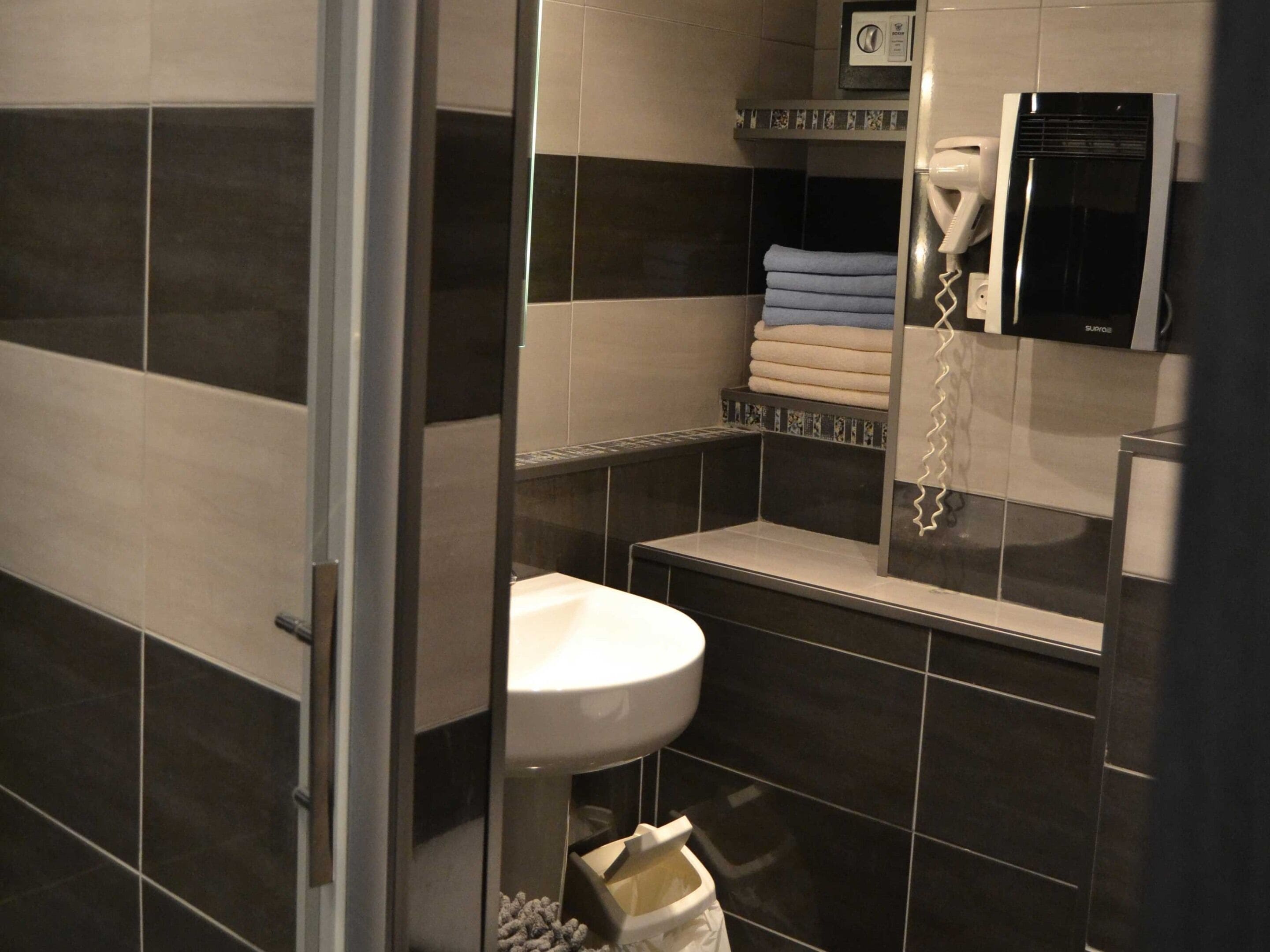 quadruple room, balcony | bathroom | free toiletries, hair dryer, towels