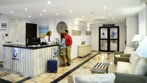 Mostrador para check-in y check-out