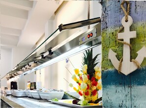 Free daily buffet breakfast