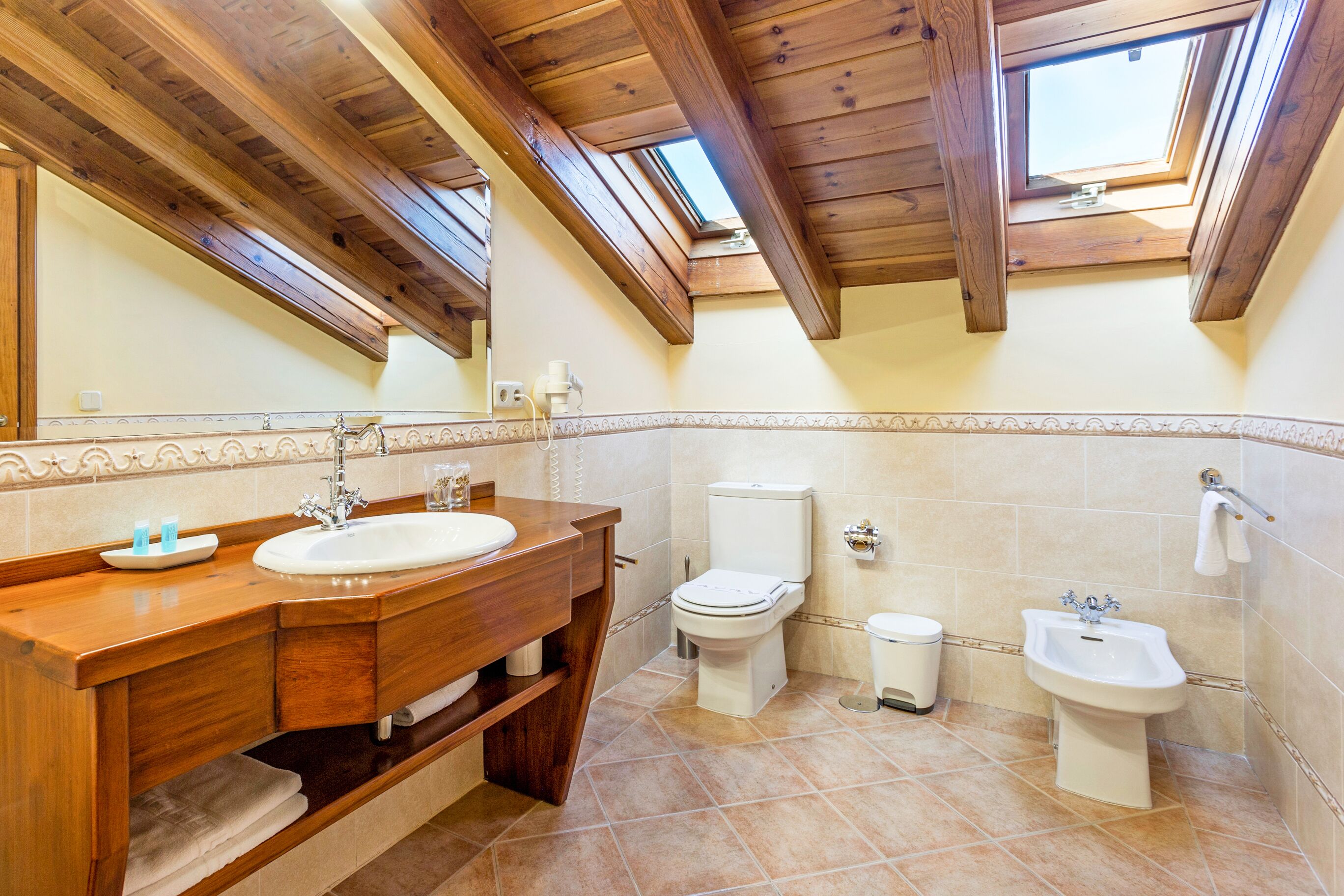 suite | bathroom | free toiletries, hair dryer, bidet, towels