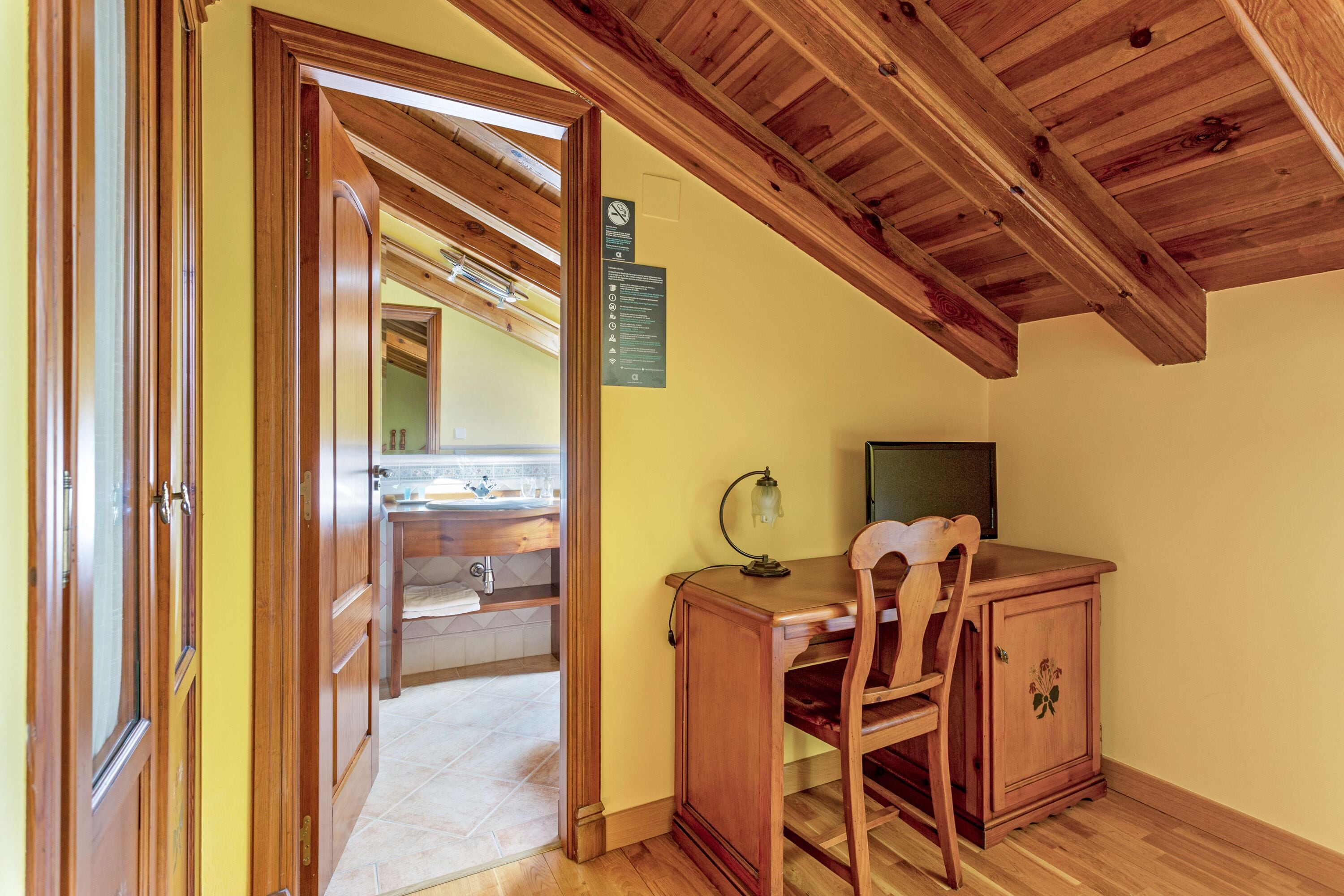 twin room | bathroom | free toiletries, hair dryer, bidet, towels