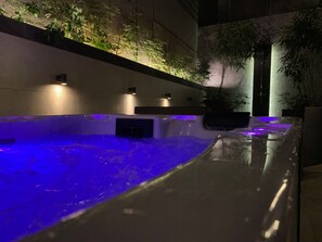 Maisonette with private Hot Tub | อ่างสปาส่วนตัว