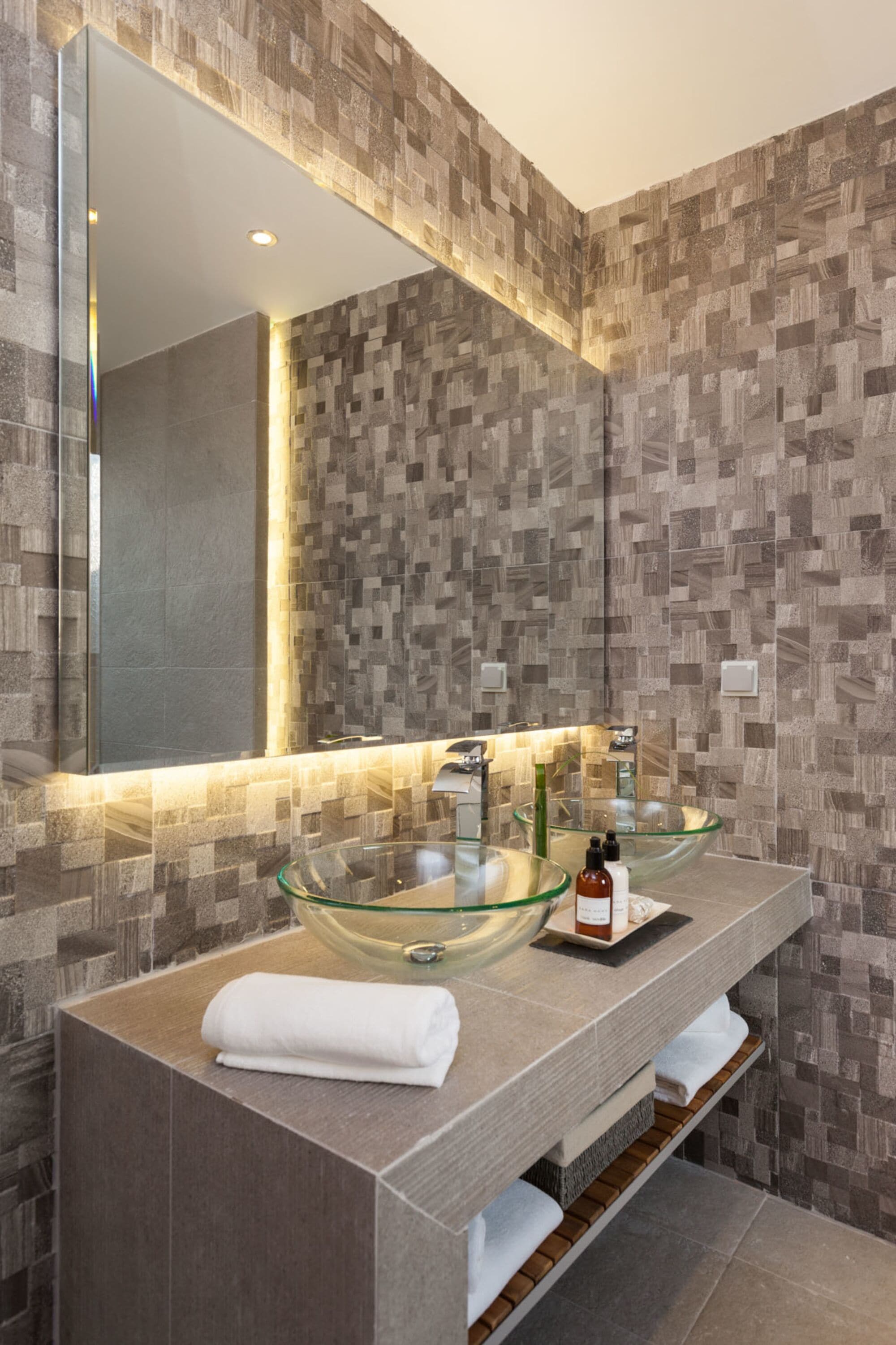 Photo - 47 Luxury Suites