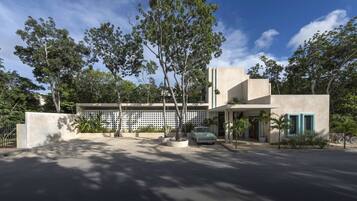 Entrada al alojamiento