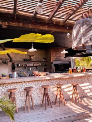 Breakfast, lunch, dinner served; international cuisine 