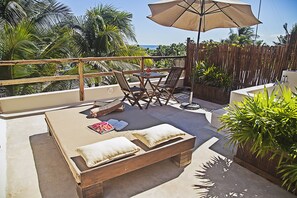 Penthouse Master Suite | Terrace/patio