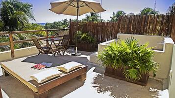 Penthouse Master Suite | Egyptian cotton sheets, premium bedding, in-room safe, desk