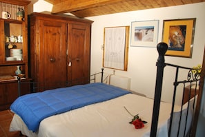 Cottage | Bộ đồ giường cao cấp, bàn, phòng cách âm