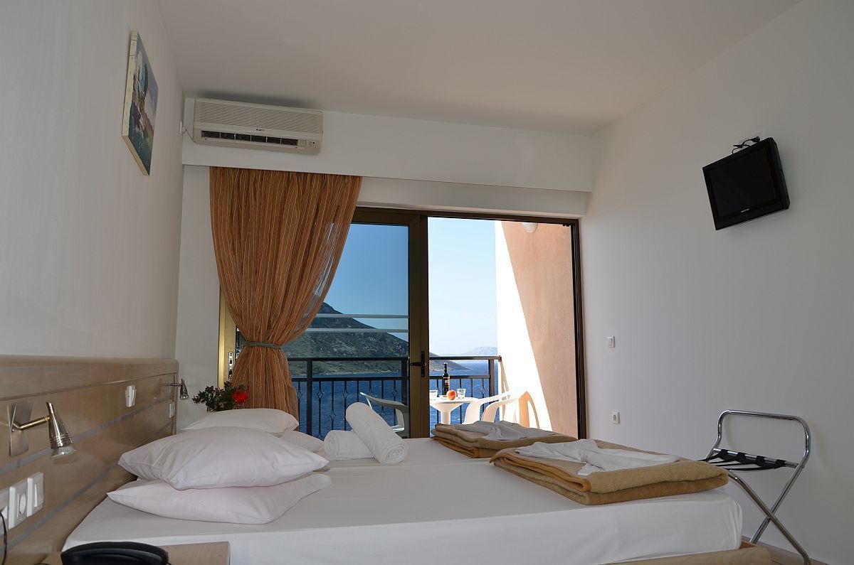 in-room safe, free cots/infant beds, free wifi, bed sheets