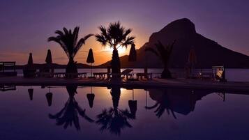 Outdoor pool, pool loungers