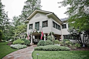 Front of property - RT Lodge (Maryville)