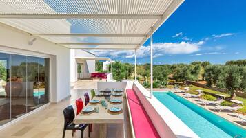 Villa, 4 Bedrooms | Terrace/patio