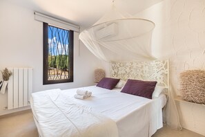 Villa, 4 chambres | 4 chambres, coffres-forts dans les chambres, Wi-Fi gratuit