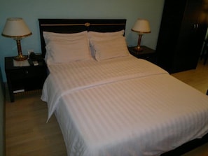 Premium bedding, in-room safe, desk, rollaway beds