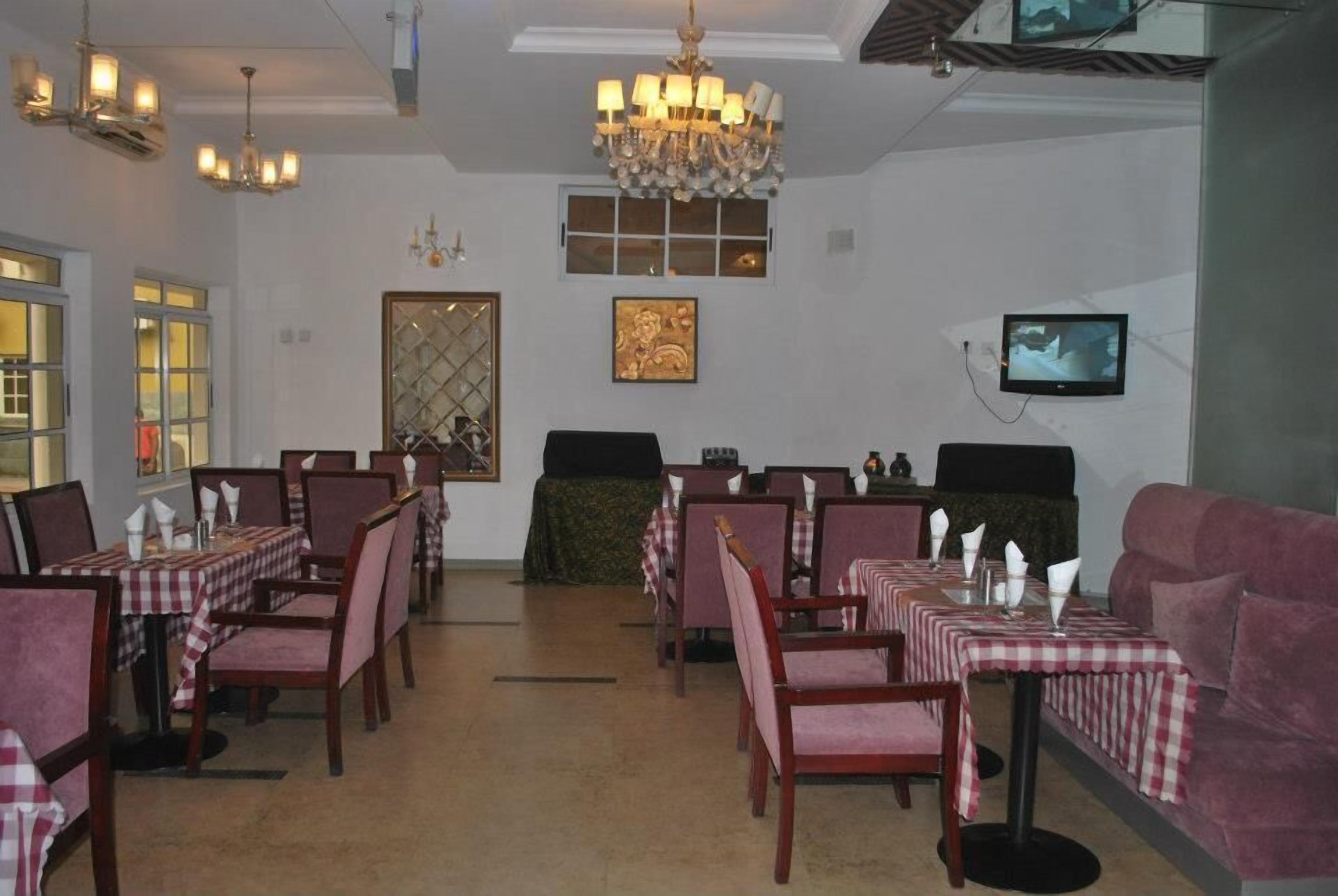 Breakfast, lunch, dinner served; international cuisine 