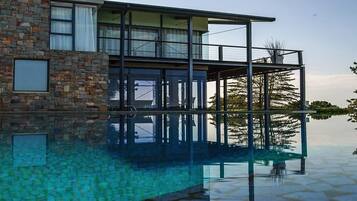 Fachada da propriedade